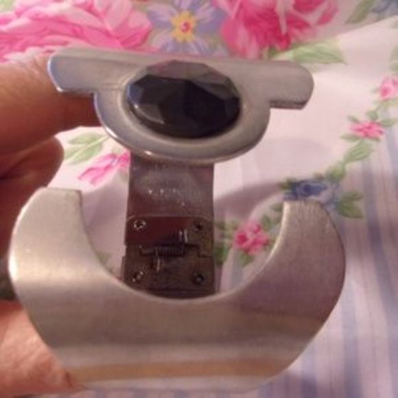 "Vtg Aluminum Hinged Clamp Style Bracelet " - Picture 5 of 8